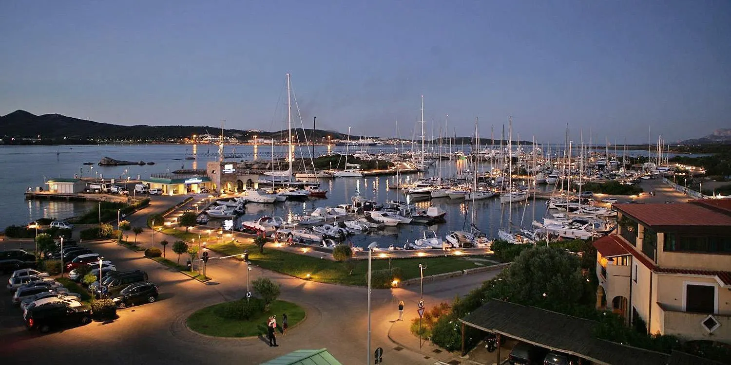Villa Dimora Marina - Con Giardino à Olbia